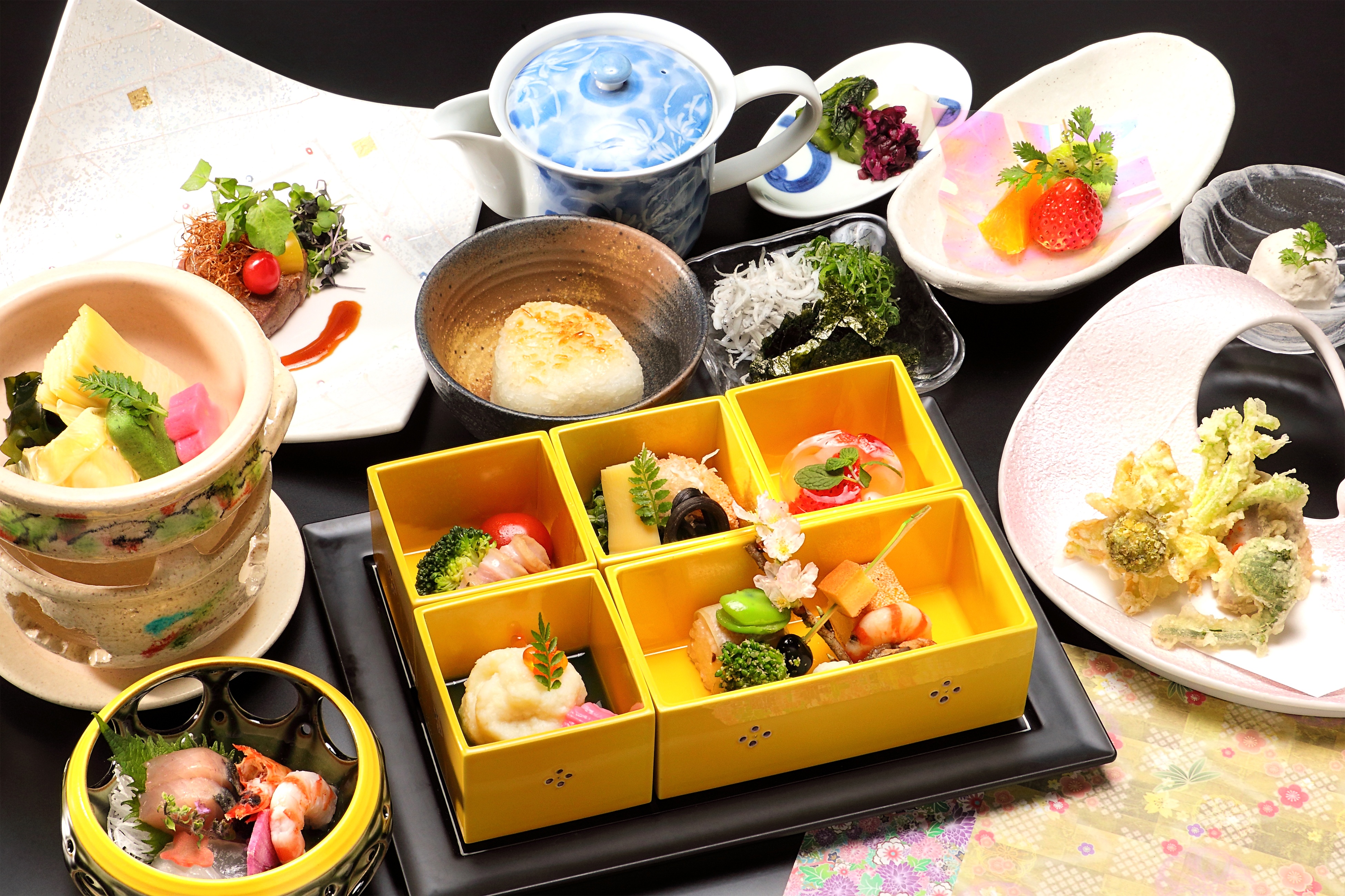 お食事処 公式サイト 香川に宿泊するなら 旅館 喜代美山荘 花樹海 お食事処 公式サイト 香川に宿泊するなら 旅館 喜代美山荘 花樹海